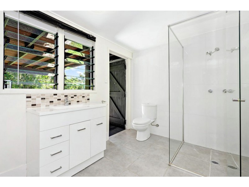 33 Ballow Street, Coolangatta QLD 4225