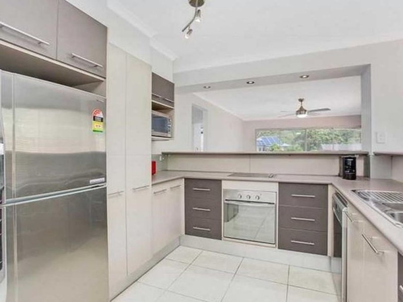 8/18 Ikkina Road, Burleigh Heads QLD 4220