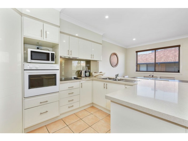 8/36 Dutton Street, Coolangatta QLD 4225