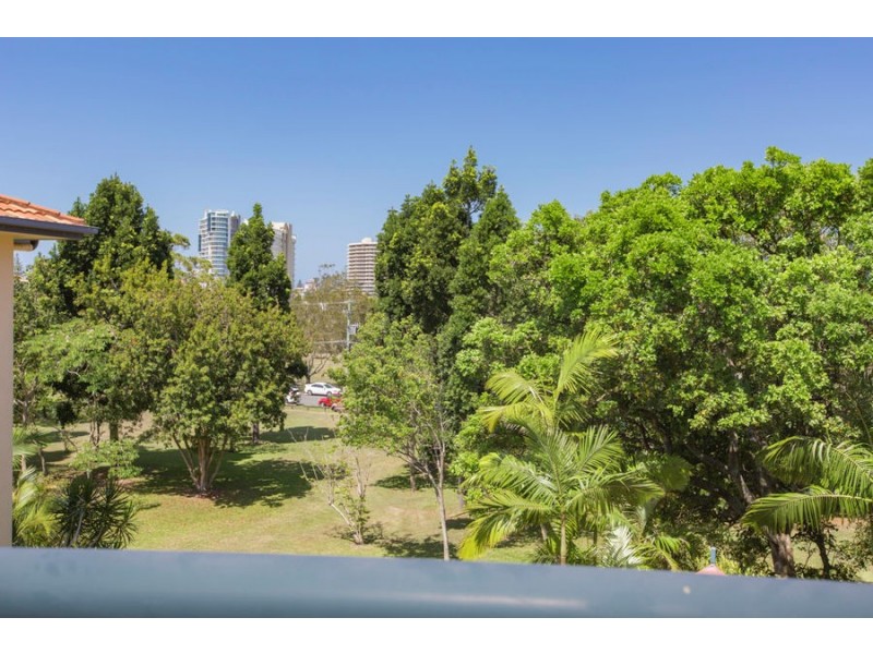 8/36 Dutton Street, Coolangatta QLD 4225