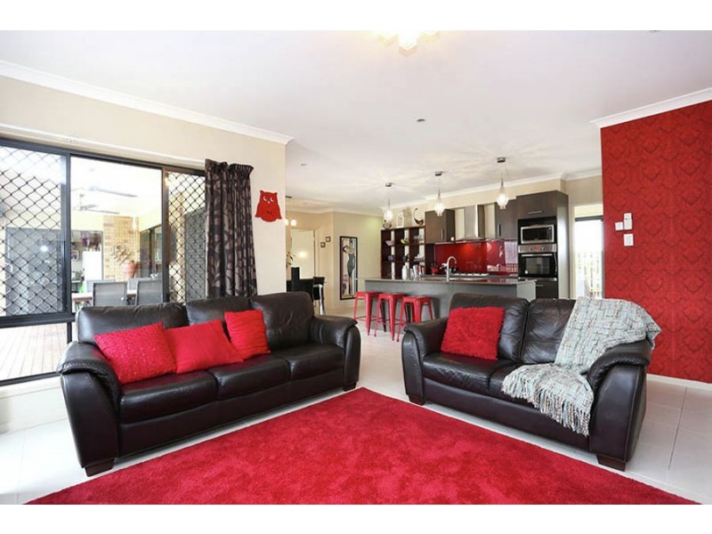 7 Bowerbird Crescent, Dakabin QLD 4503