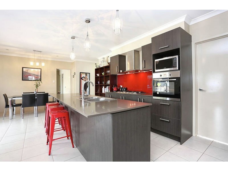 7 Bowerbird Crescent, Dakabin QLD 4503