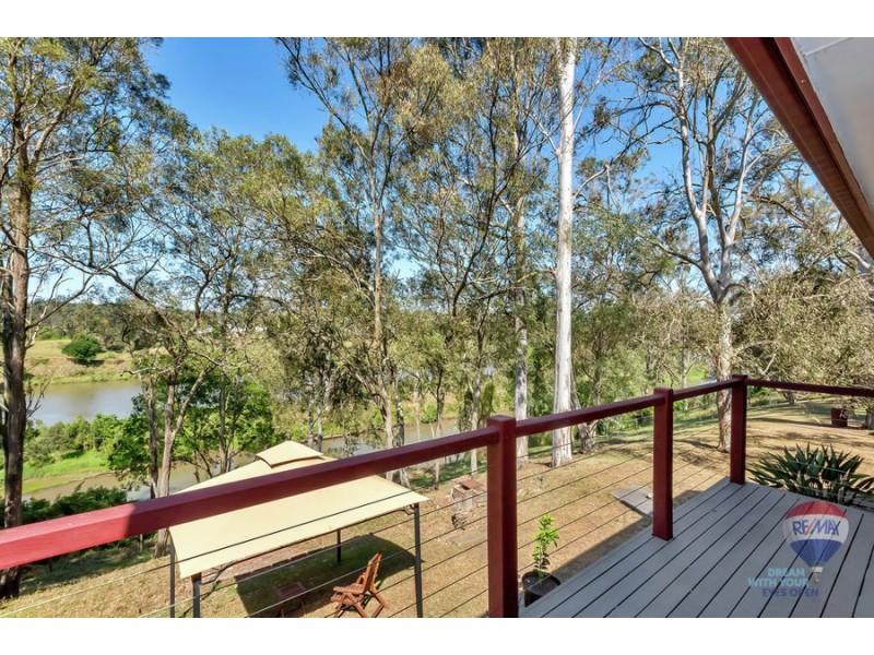 76 Leichhardt Crescent, Barellan Point QLD 4306