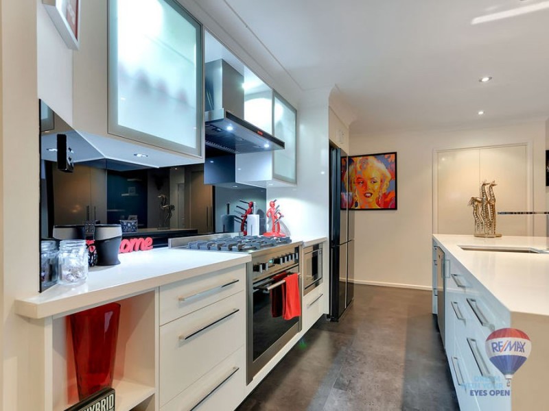 16 Omeo Grove, Karana Downs QLD 4306