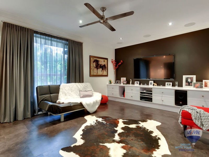 16 Omeo Grove, Karana Downs QLD 4306