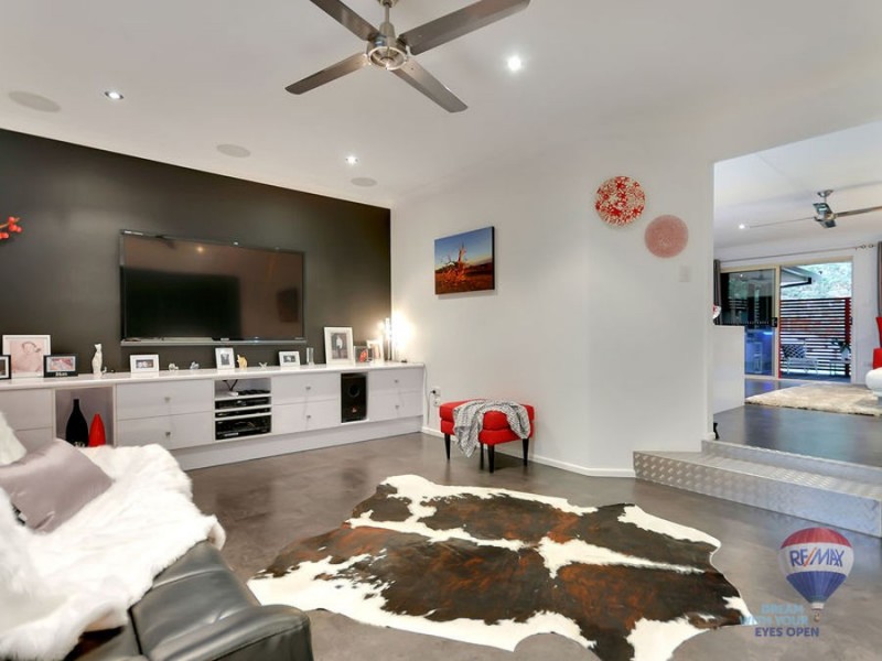 16 Omeo Grove, Karana Downs QLD 4306