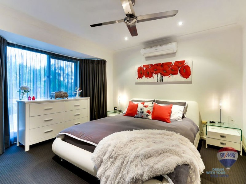 16 Omeo Grove, Karana Downs QLD 4306