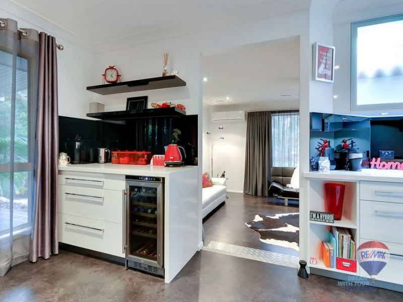 16 Omeo Grove, Karana Downs QLD 4306