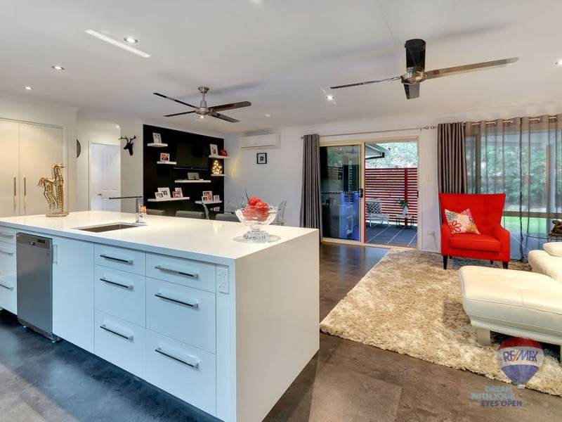 16 Omeo Grove, Karana Downs QLD 4306