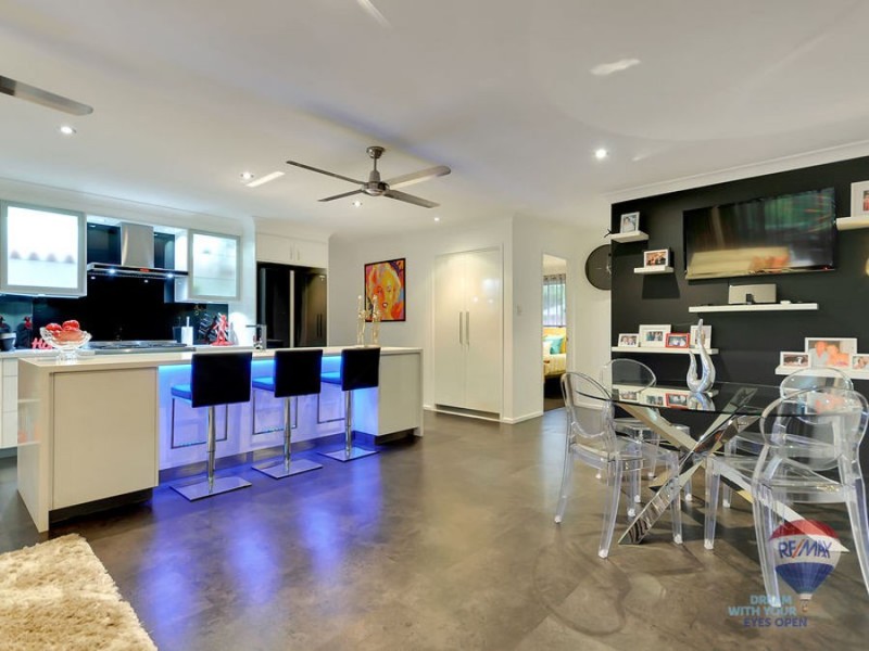 16 Omeo Grove, Karana Downs QLD 4306