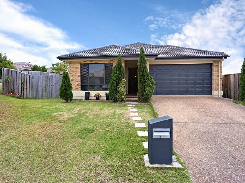 7 Bowerbird Crescent, Dakabin QLD 4503