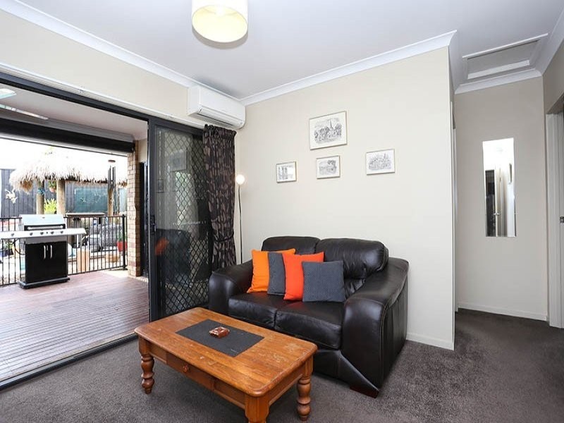 7 Bowerbird Crescent, Dakabin QLD 4503