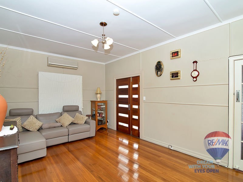 9 ROBERTS Street, North Ipswich QLD 4305