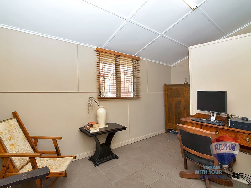 9 ROBERTS Street, North Ipswich QLD 4305