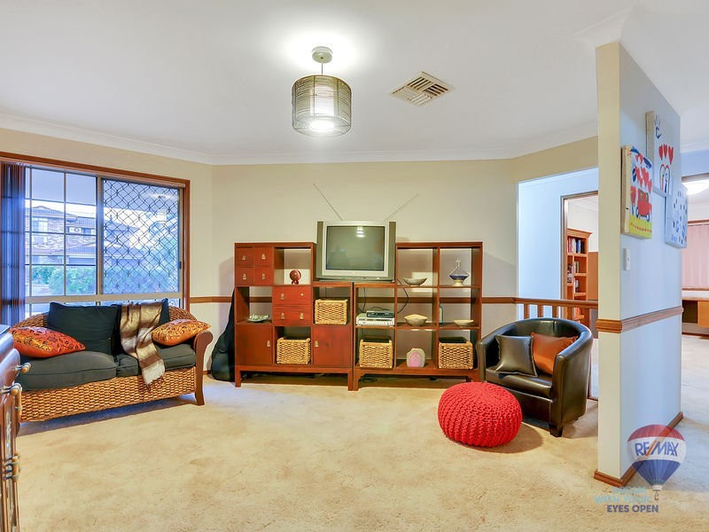 6 Truman Court, Stretton QLD 4116