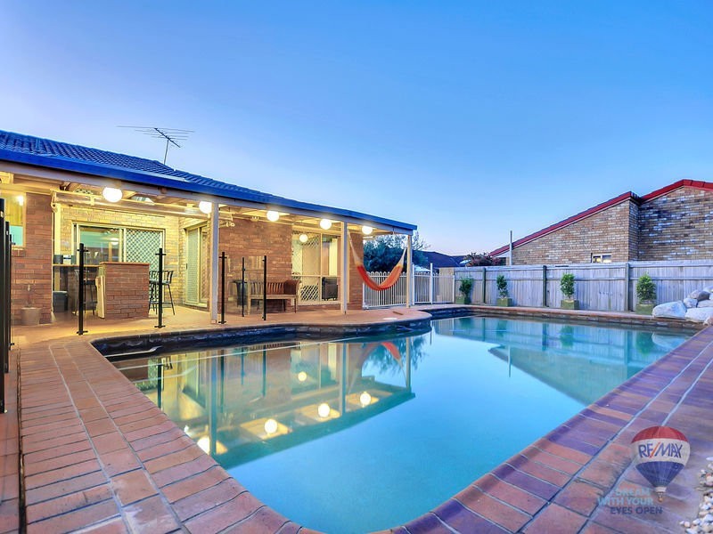 6 Truman Court, Stretton QLD 4116
