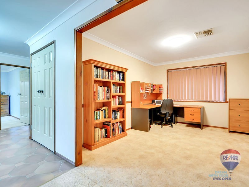 6 Truman Court, Stretton QLD 4116