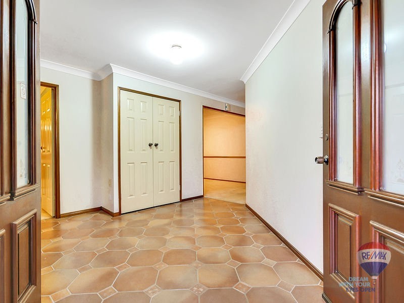 6 Truman Court, Stretton QLD 4116