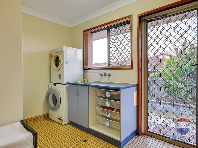 6 Truman Court, Stretton QLD 4116