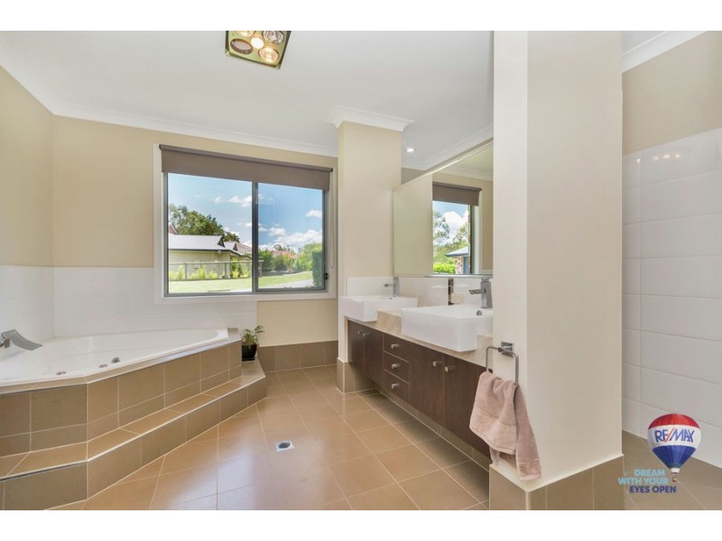 29 Phar Lap Parade, Karalee QLD 4306