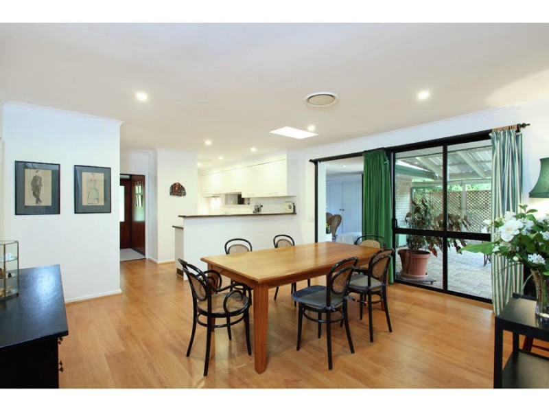 8 Limosa Street, Bellbowrie QLD 4070