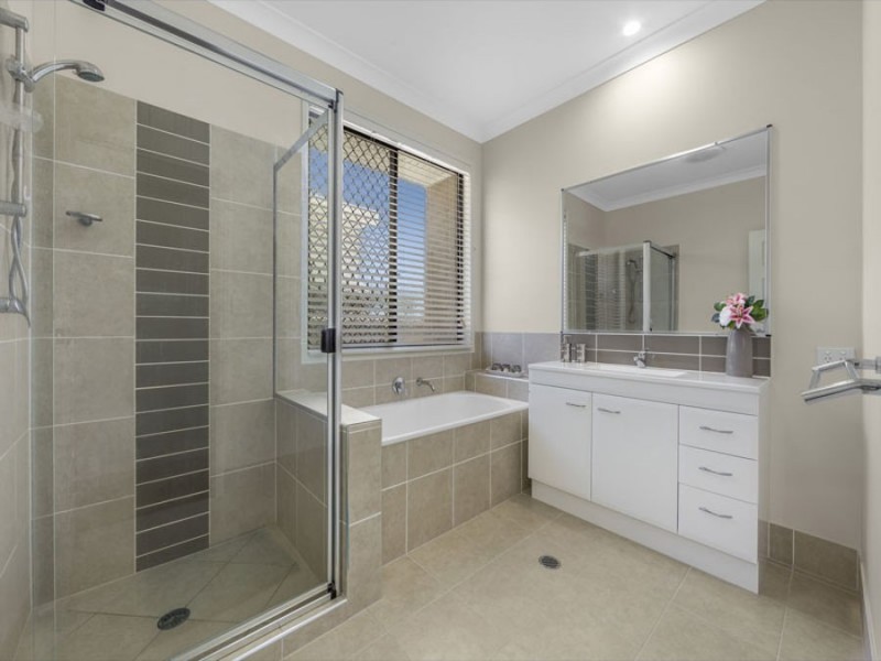 14 Valley Circuit, Kuraby QLD 4112