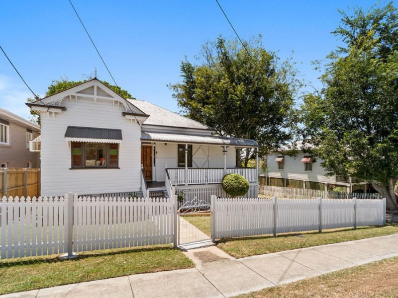 12 Blackstone Road, Newtown QLD 4305