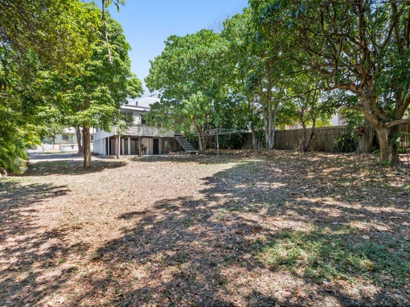 12 Blackstone Road, Newtown QLD 4305