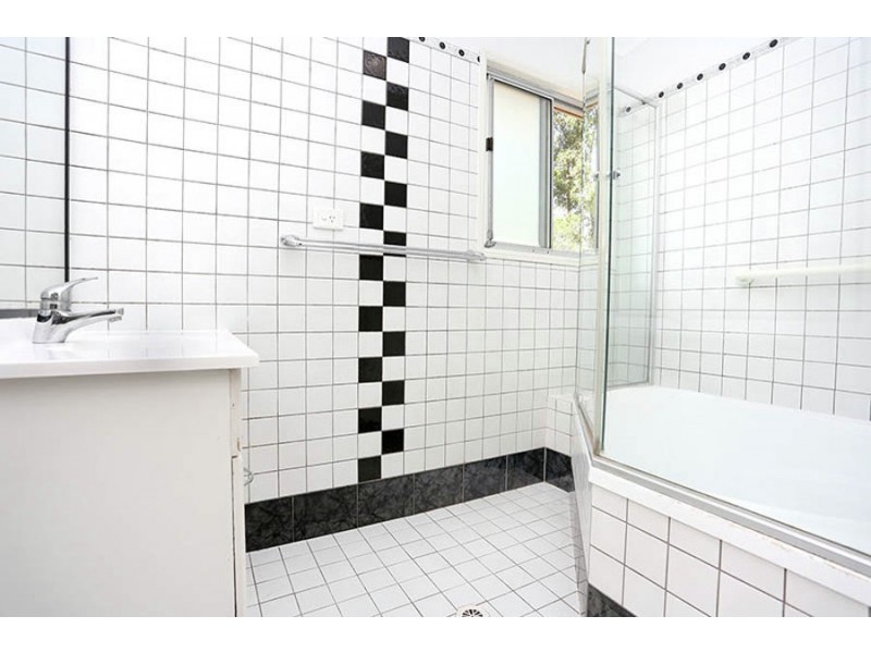 6 Kirkcaldy Street, Morayfield QLD 4506