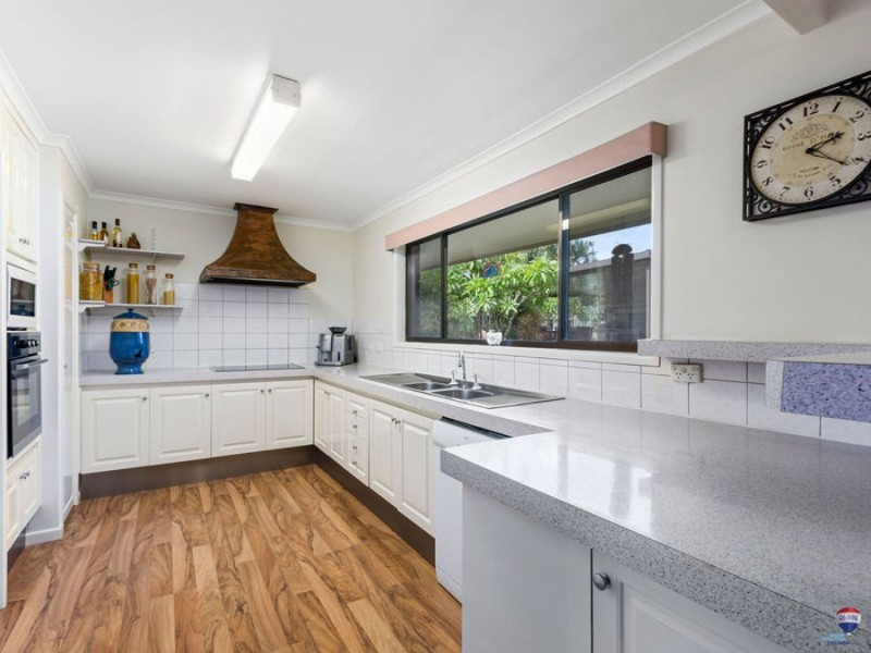 9 Apunya Close, Riverhills QLD 4074