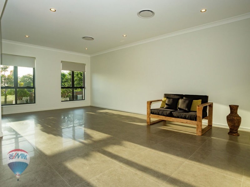 19 Plateau Place, Rochedale QLD 4123