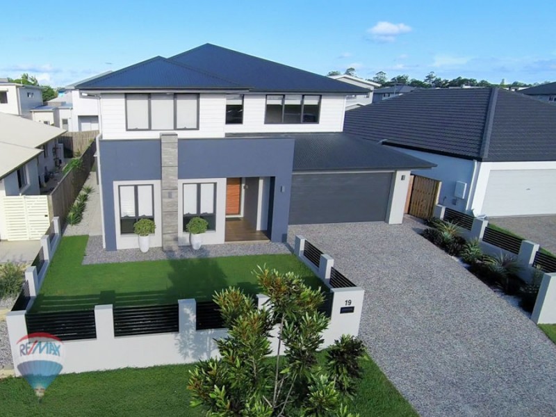 19 Plateau Place, Rochedale QLD 4123