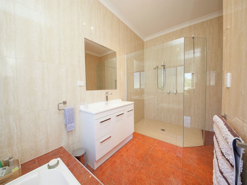 8 Seiler Court, Karalee QLD 4306