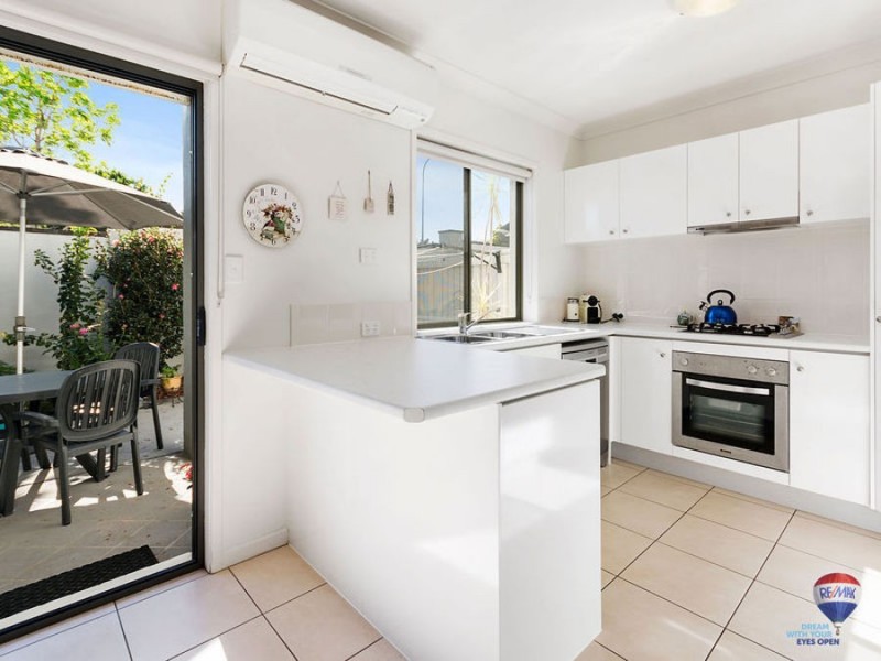 2/35 Central Avenue, Mount Ommaney QLD 4074