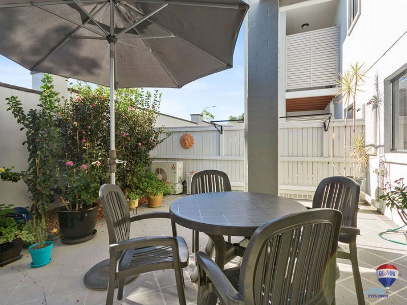 2/35 Central Avenue, Mount Ommaney QLD 4074