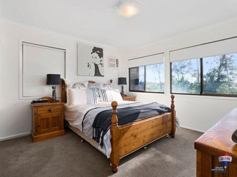 2 Mistral Street, Jamboree Heights QLD 4074