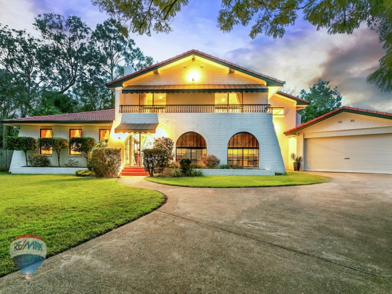 3 Manara Place, Eight Mile Plains QLD 4113