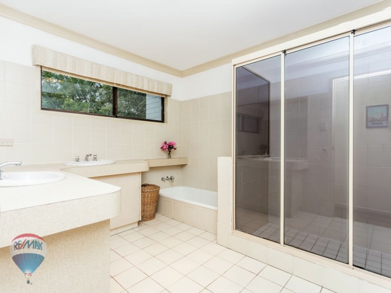 3 Manara Place, Eight Mile Plains QLD 4113