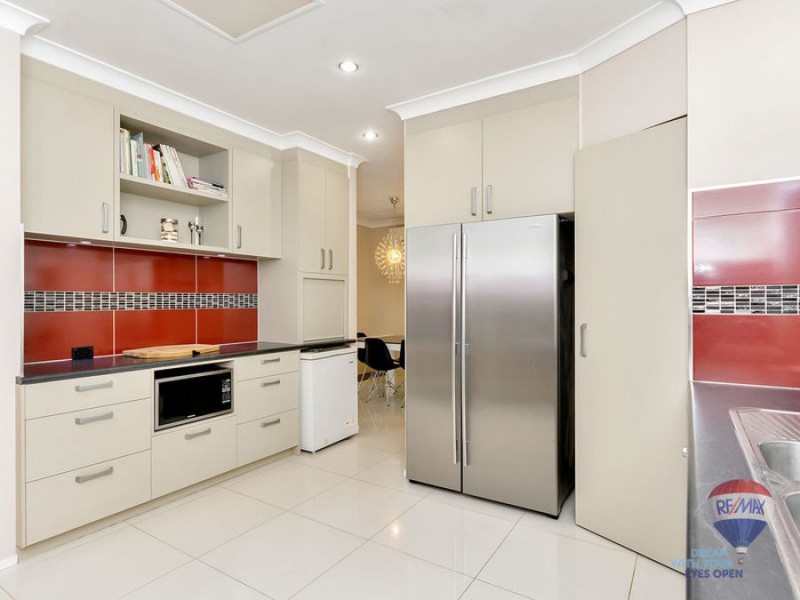 29 STUART STREET, Barellan Point QLD 4306