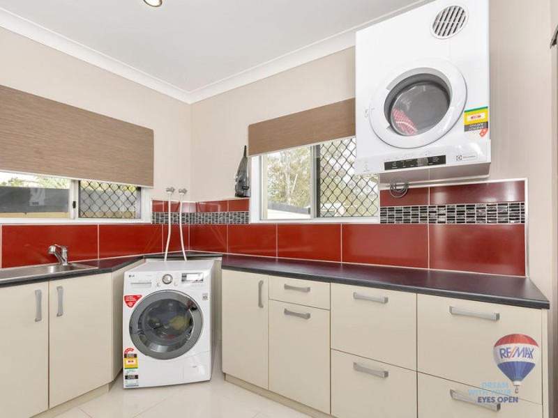 29 STUART STREET, Barellan Point QLD 4306