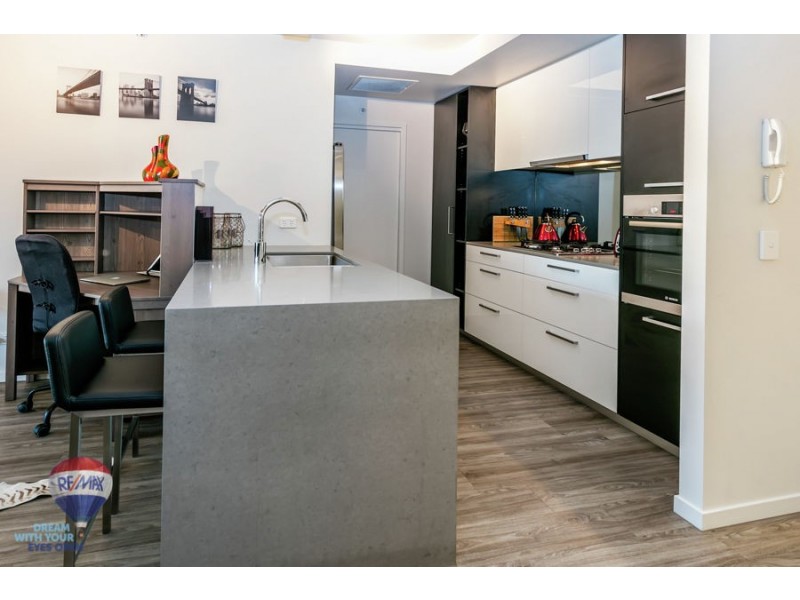 1084/9 EDMONDSTONE STREET, South Brisbane QLD 4101