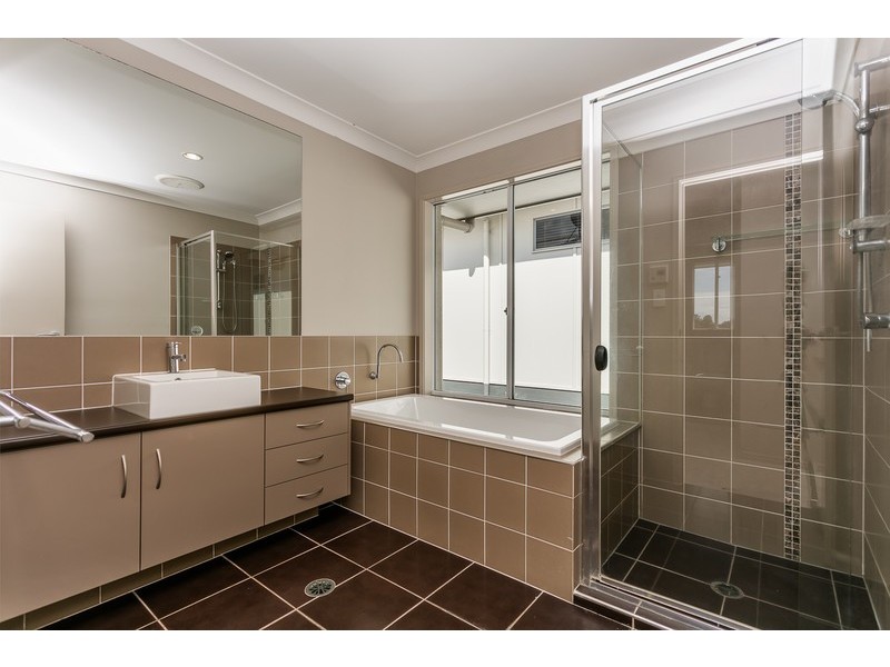 65 Empire Avenue, Manly West QLD 4179