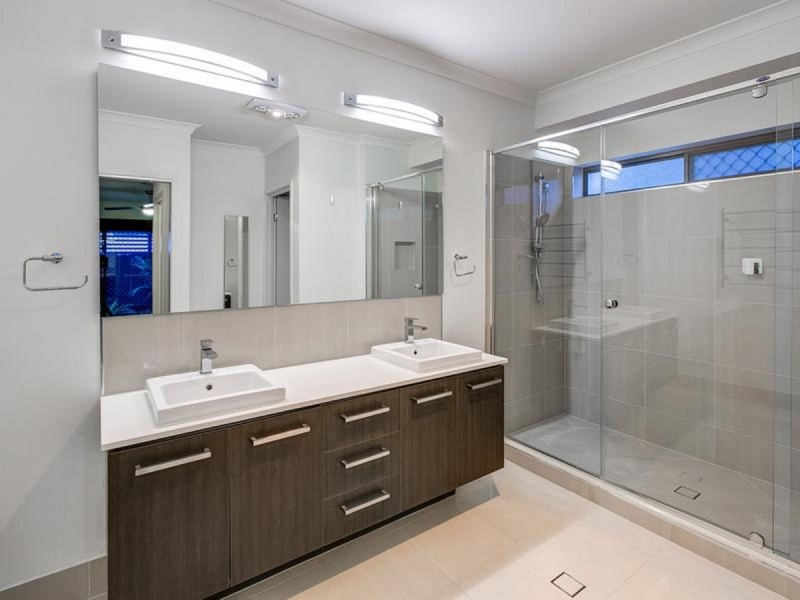 18 Tweeddale Circuit, Drewvale QLD 4116