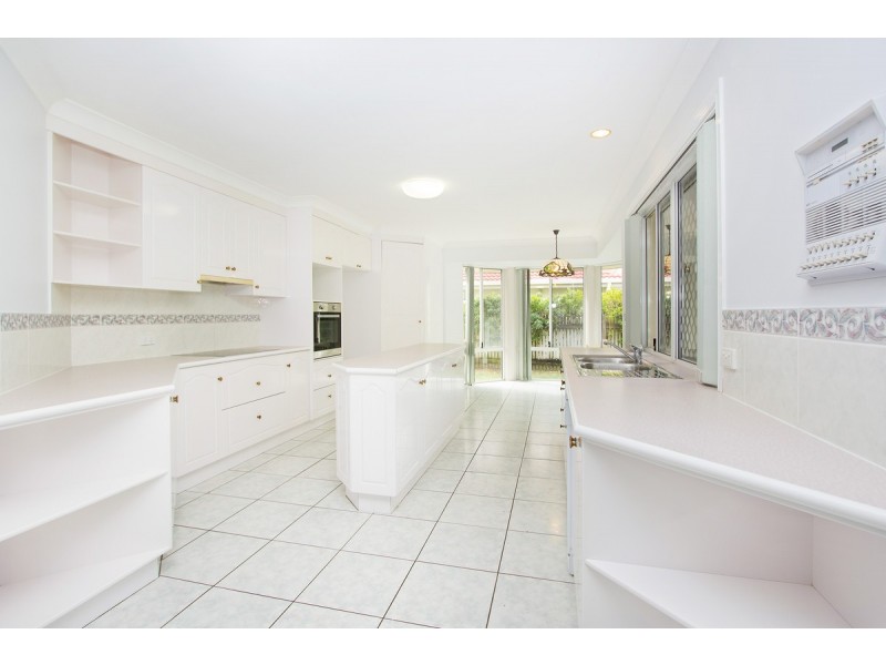 4 Poinciana Crescent, Stretton QLD 4116