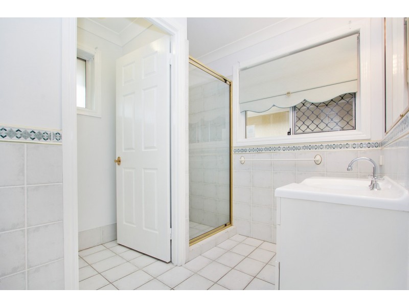 4 Poinciana Crescent, Stretton QLD 4116