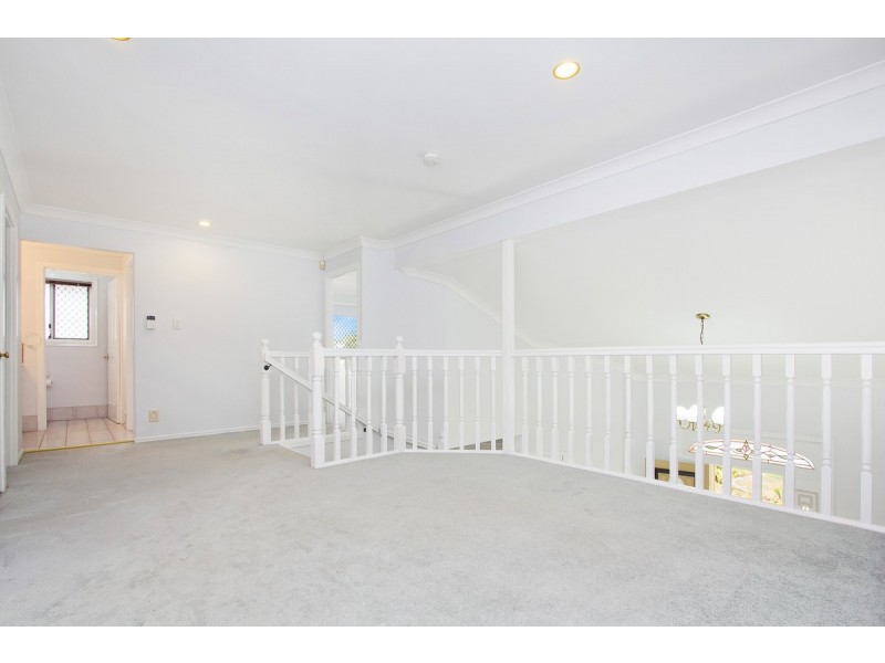 4 Poinciana Crescent, Stretton QLD 4116