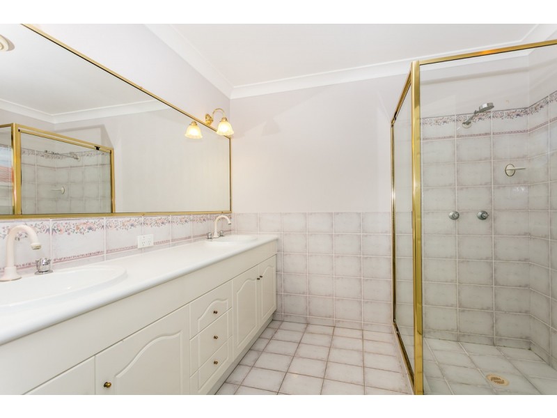 4 Poinciana Crescent, Stretton QLD 4116