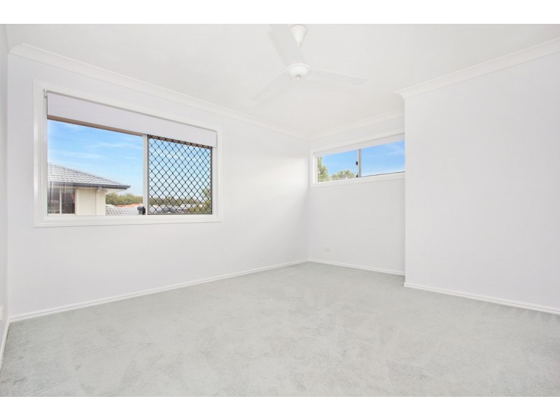 4 Poinciana Crescent, Stretton QLD 4116