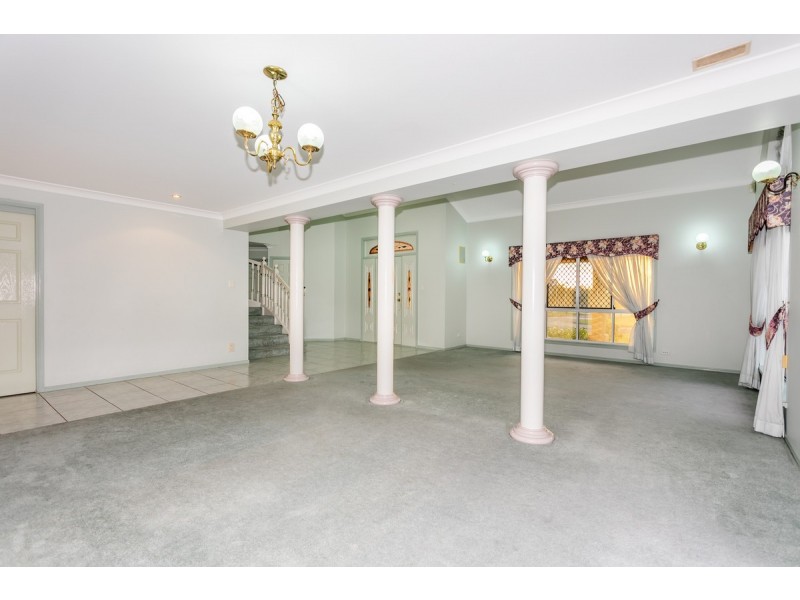 4 Poinciana Crescent, Stretton QLD 4116