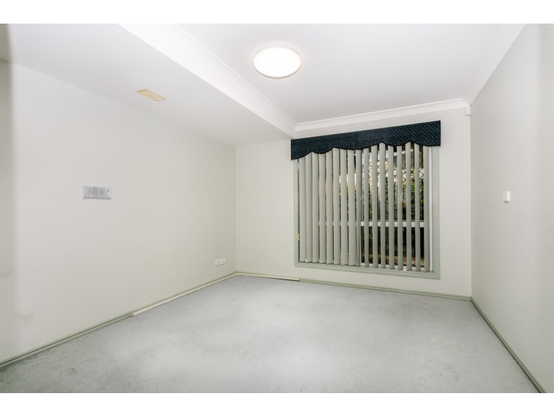 4 Poinciana Crescent, Stretton QLD 4116